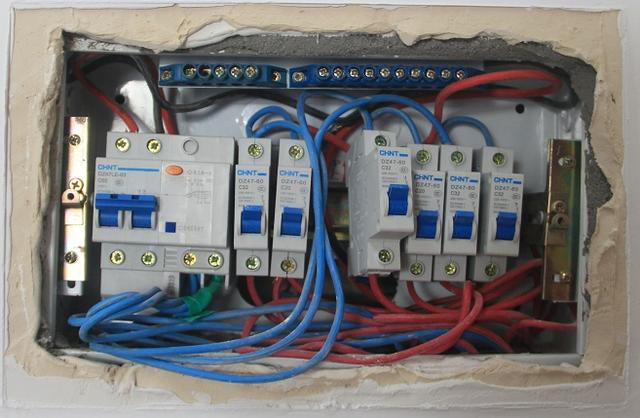 即使a 配電箱也不是一個真正的壞電工。