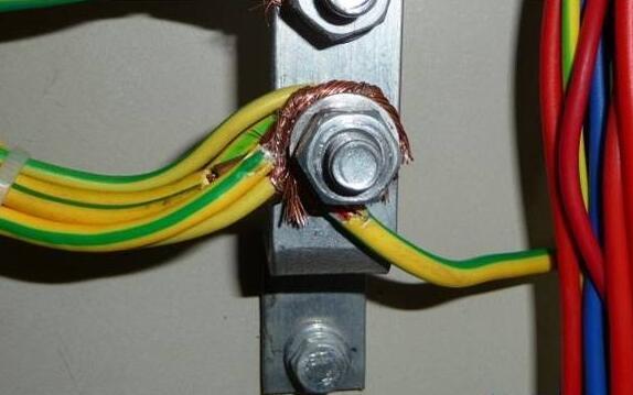 即使a 配電箱也不是一個真正的壞電工。