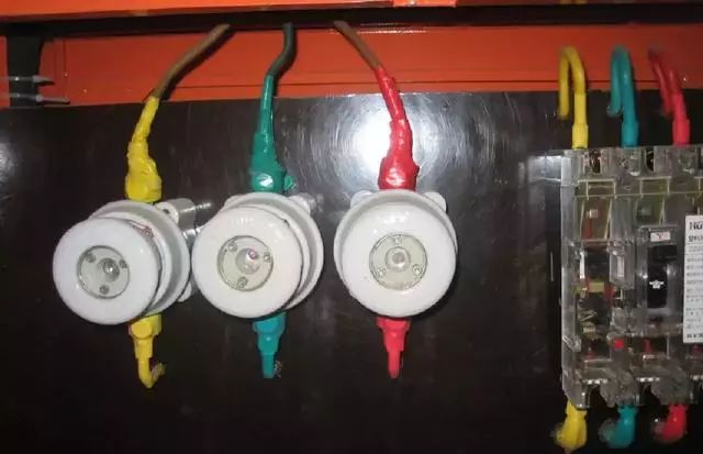 施工現場臨時用電配電箱及開關箱配置和使用說明，圖示詳圖