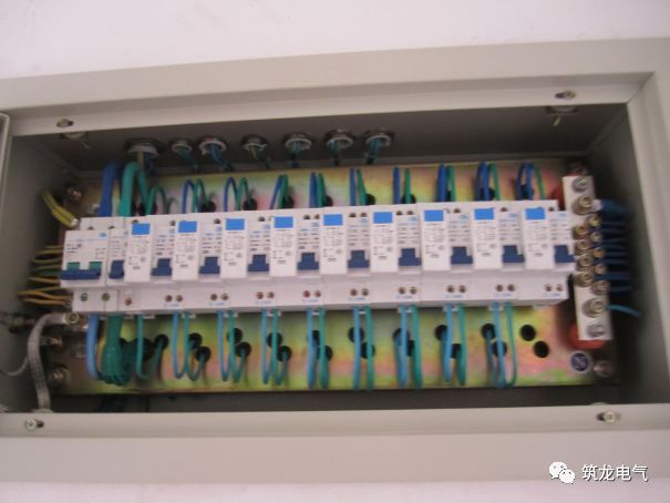 《建筑電氣工程施工質量驗收規范》GB50303-2015 配電箱(機柜)安裝詳細說明！